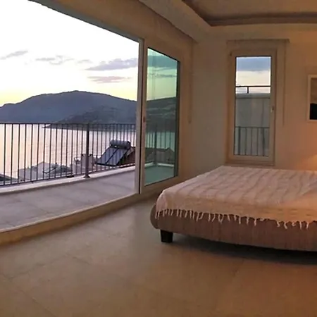Sleeps 8 Pool Air Con Wifi كالكان