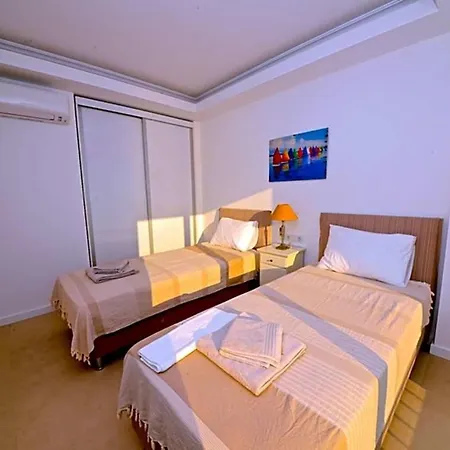 Sleeps 8 Pool Air Con Wifi *