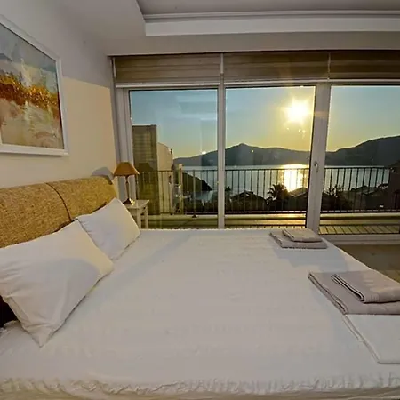 فيلة Sleeps 8 Pool Air Con Wifi