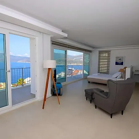 Sleeps 8 Pool Air Con Wifi فيلة كالكان