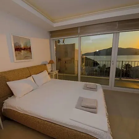 Sleeps 8 Pool Air Con Wifi Kalkan