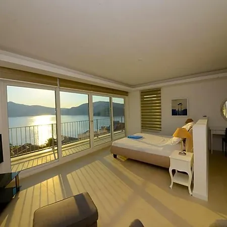 Villa Sleeps 8 Pool Air Con Wifi